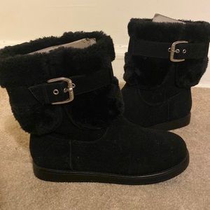 Black Guess boots.